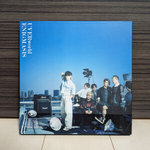 UVERworld『ENIGMASIS』のジャケット画像