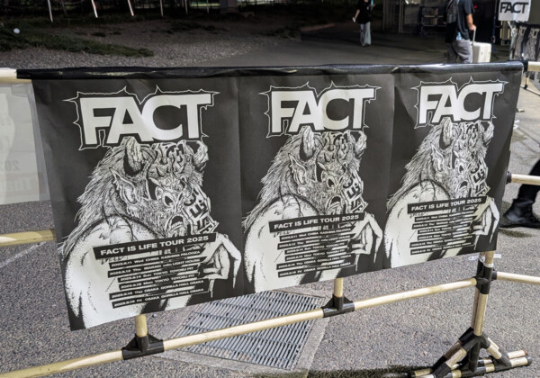 『FACT IS LIFE TOUR』ポスターの画像