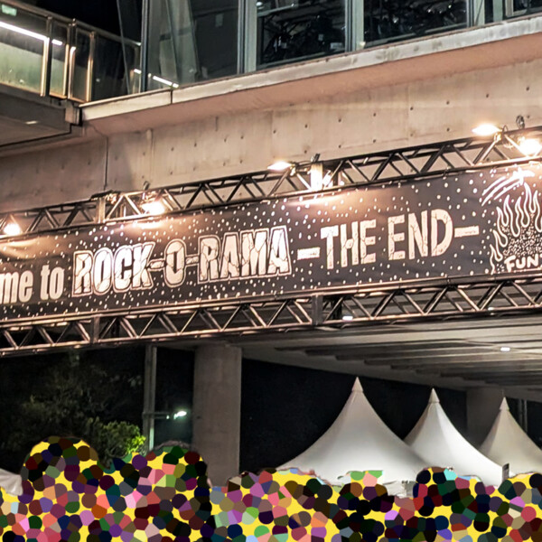 『ROCK-O-RAMA THE END』の看板